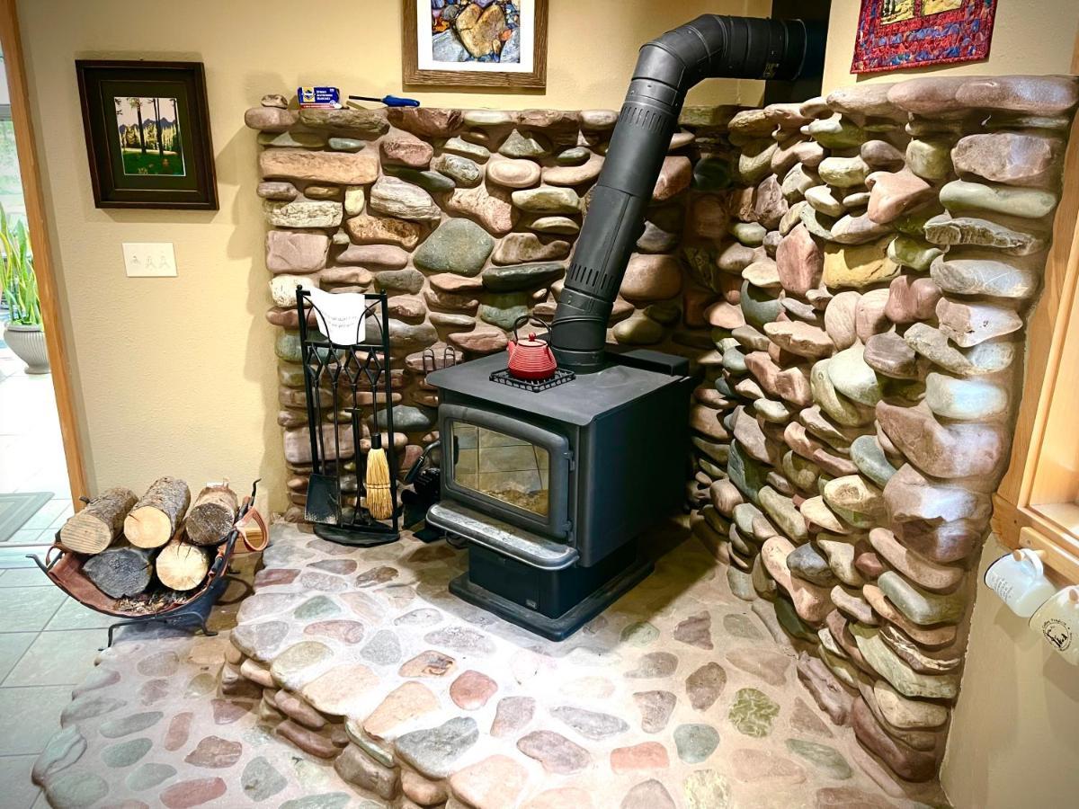 Moss Mountain Inn コロンビア・フォールズ エクステリア 写真