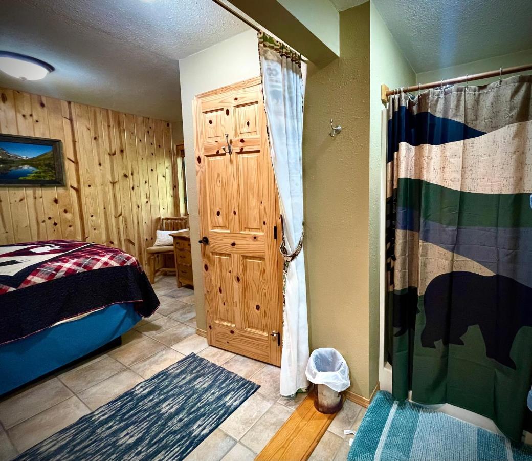 Moss Mountain Inn コロンビア・フォールズ エクステリア 写真